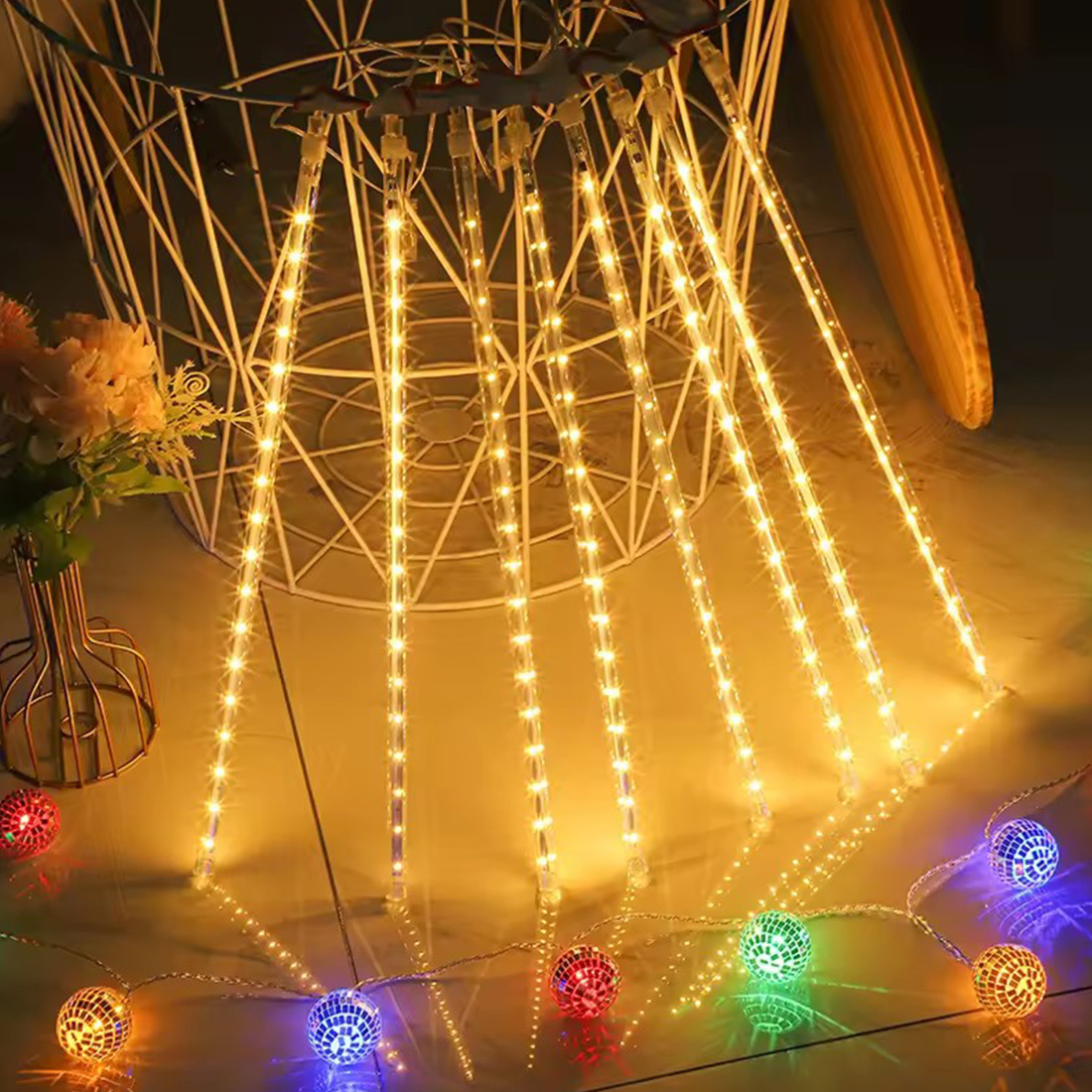 Imagem conduzida das luzes da chuva do Natal da chuva de meteoros