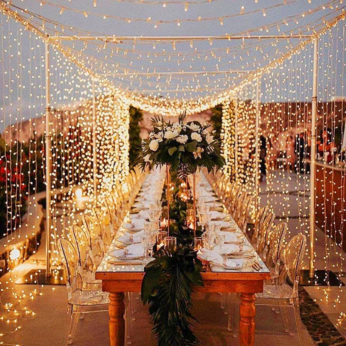 Imagem de cena de luzes cintilantes de decoração de casamento